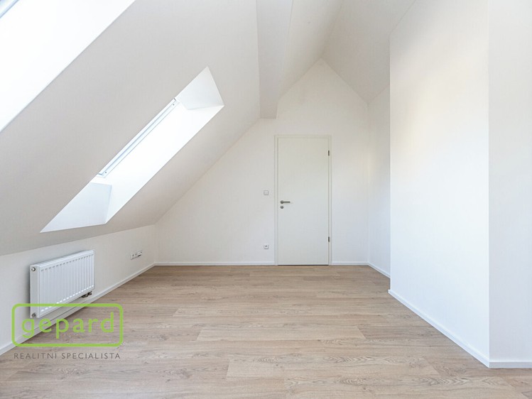 Квартира 4+kk на продаж, 85 м² (13 з 22)