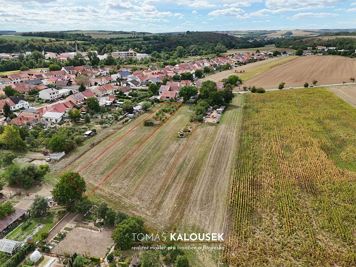 Prodej stavebního pozemku 1473 m², Ivančice – fotka 1 z 3
