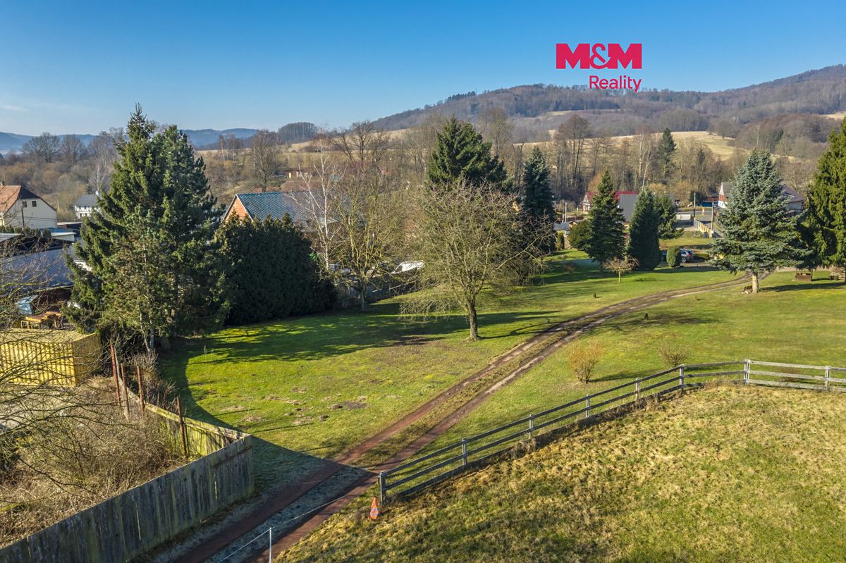 Prodej stavebního pozemku 1698 m², Horní Habartice – fotka 1 z 3
