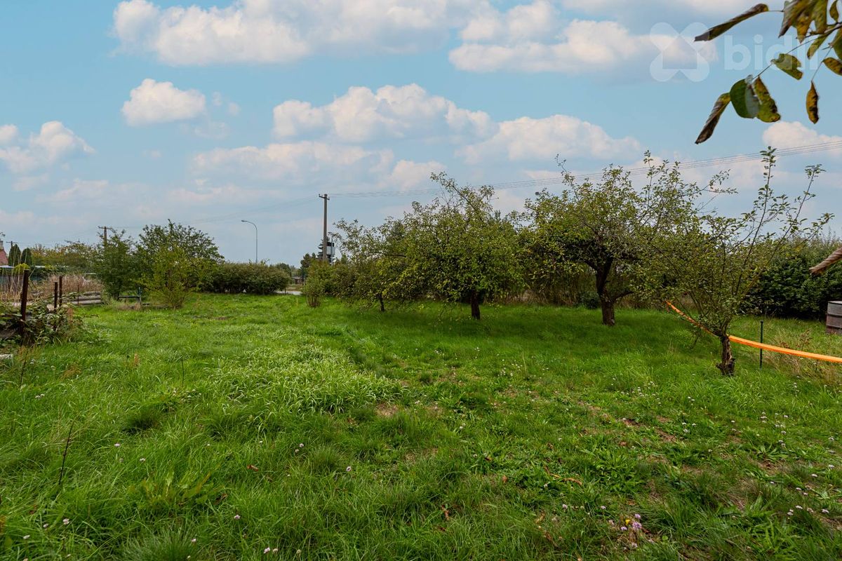 Prodej stavebního pozemku 674 m² – fotografie 3