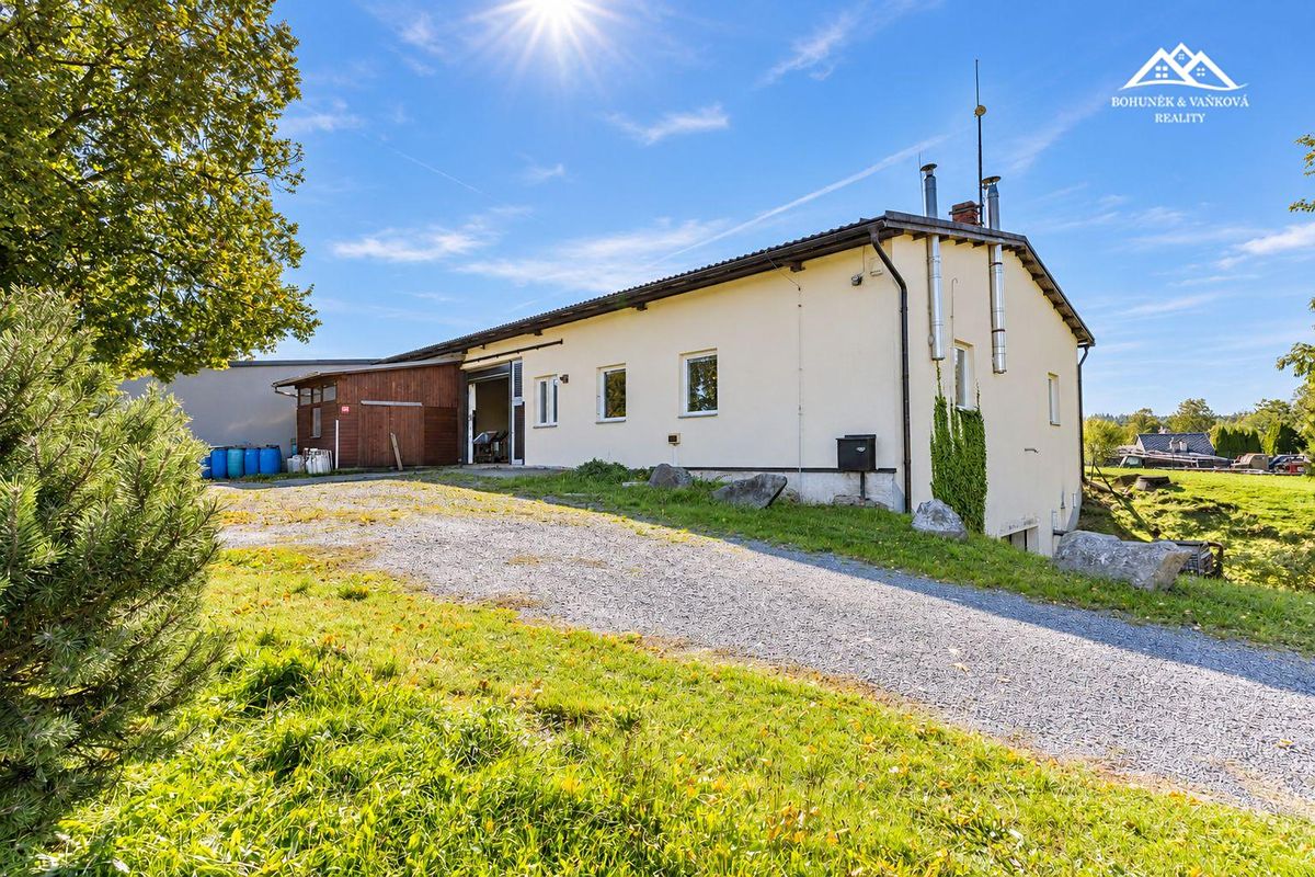 Pronájem výrobní haly, prostoru 266 m²