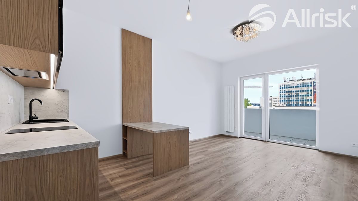 Pronájem bytu 1+kk 33 m² – fotografie 2