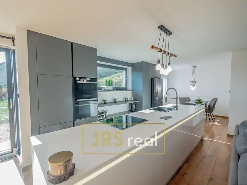 Prodej rodinného domu 240 m², pozemek 1178 m², Snovídky – náhled fotky 2