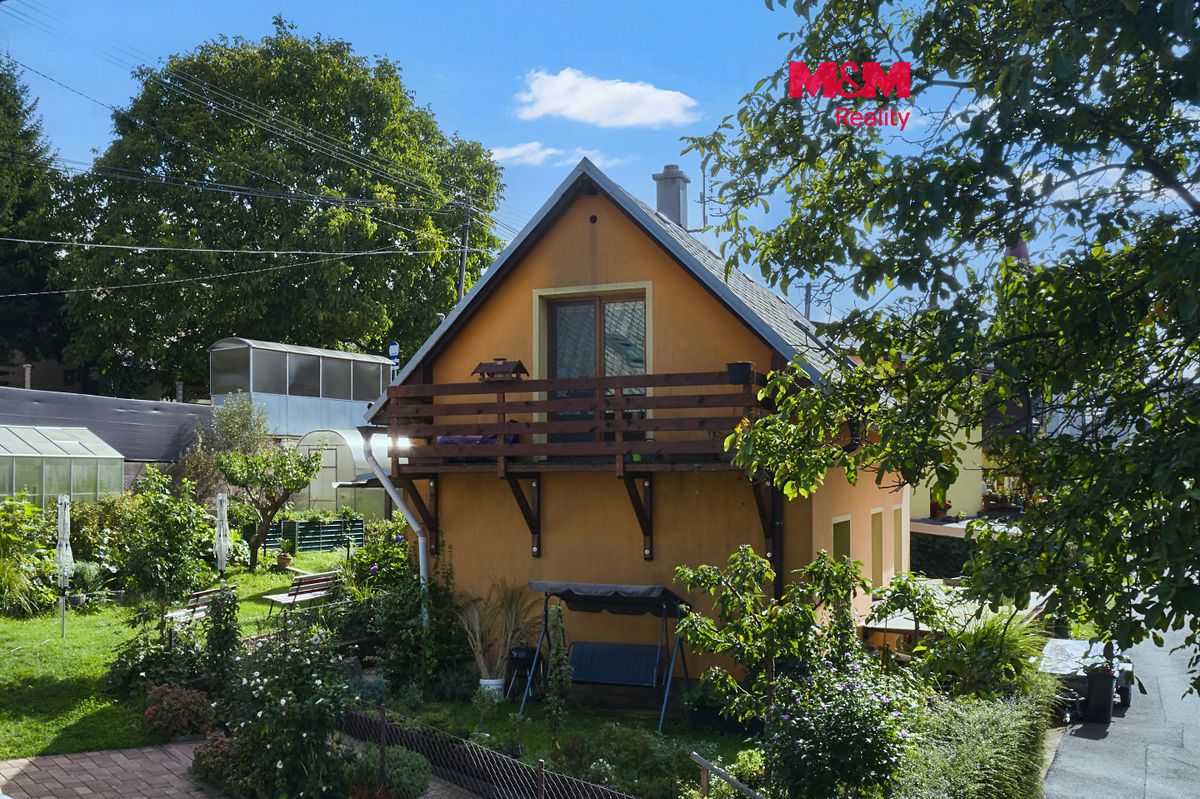 Prodej rodinného domu 460 m², pozemek 586 m²