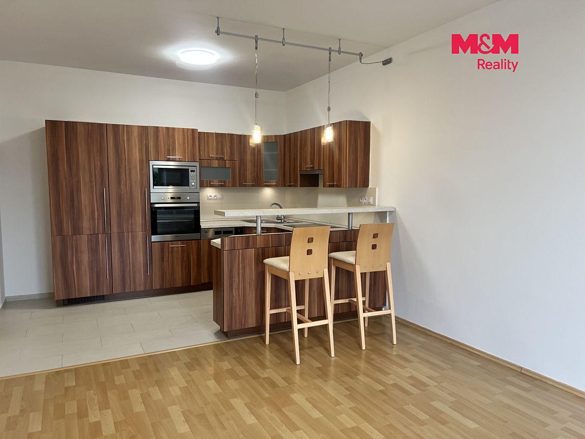 Pronájem bytu 2+kk 41 m² – fotografie 2