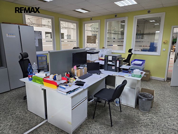 Pronájem komerčního prostoru, 2 250 m² (17 z 30)