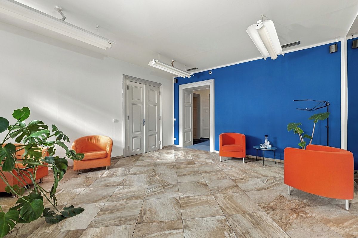 Pronájem kanceláře 1120 m² – fotografie 3