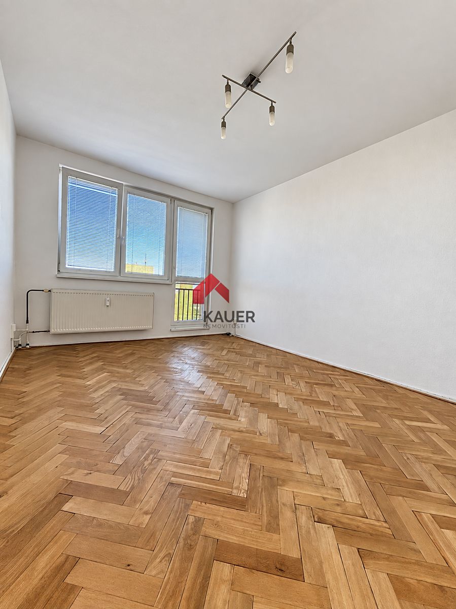 Pronájem bytu 1+1 36 m² – fotografie 2