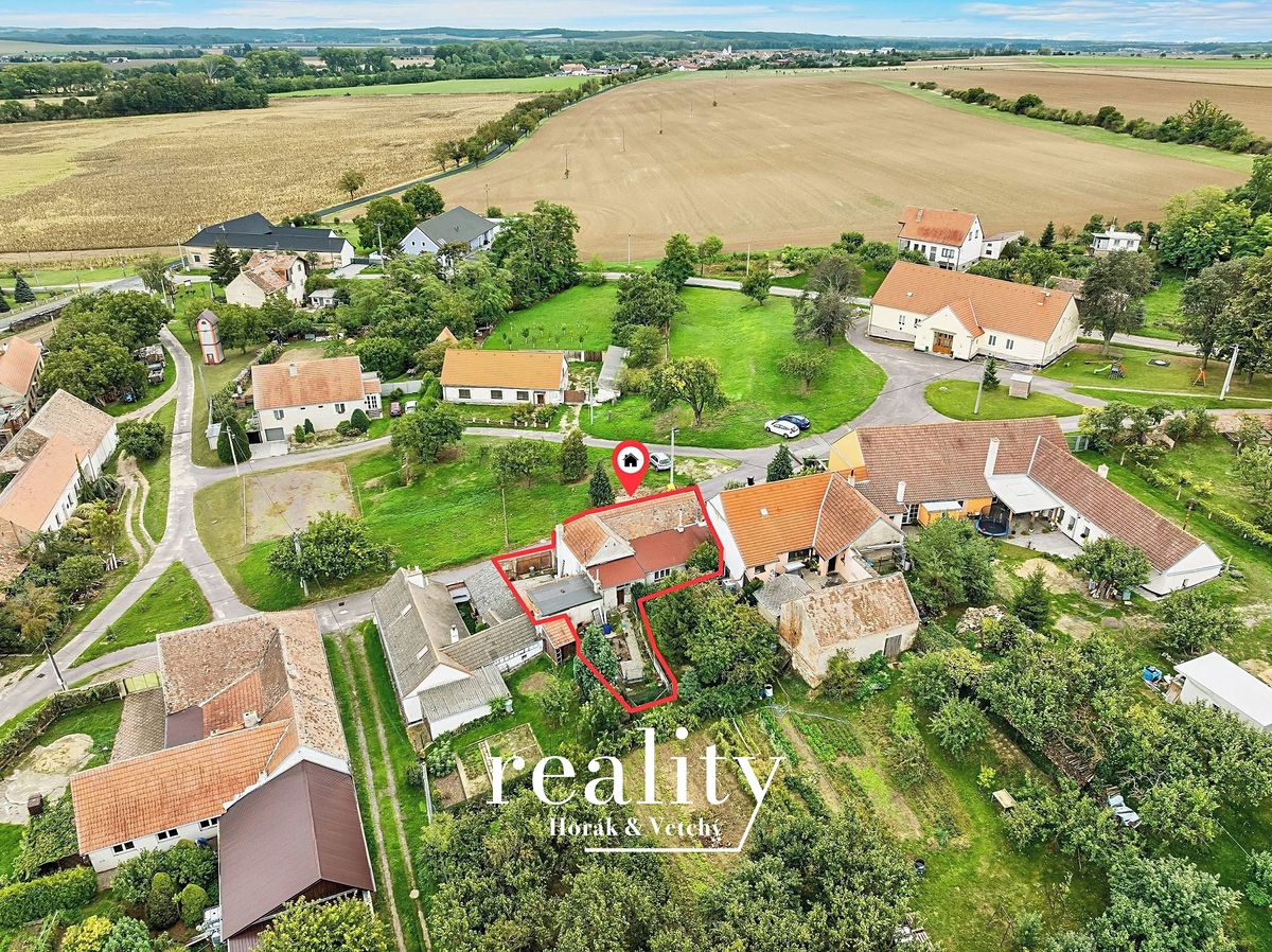 Prodej rodinného domu 150 m², pozemek 285 m² – fotografie 2