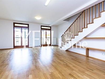 Pronájem kanceláře 168 m²