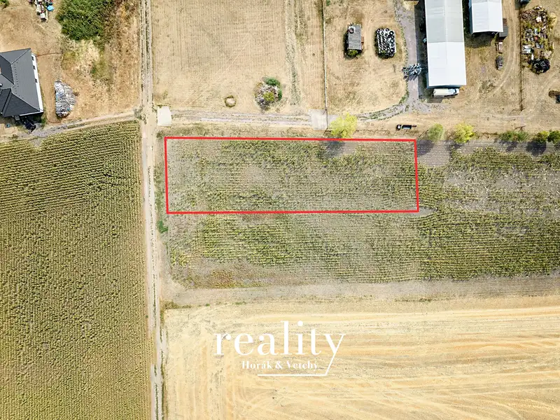 Prodej stavebního pozemku 1718 m², Strachotice – náhled fotky 3