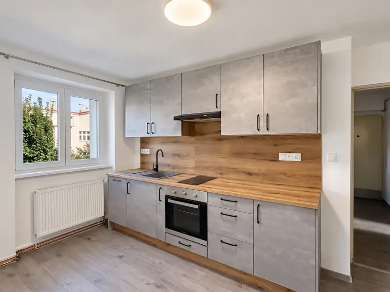 Pronájem bytu 3+1 76 m², Liberec – náhled fotky 2