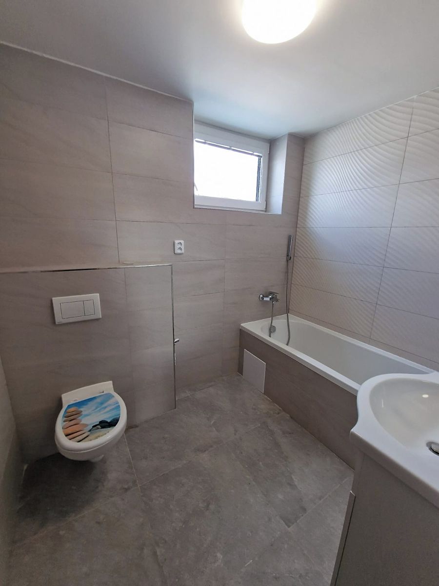Pronájem bytu 4+kk 87 m² – fotografie 3