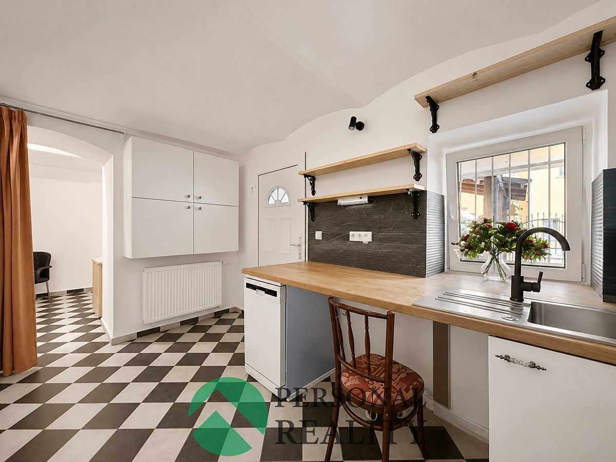 Pronájem kanceláře 58 m² – fotografie 3