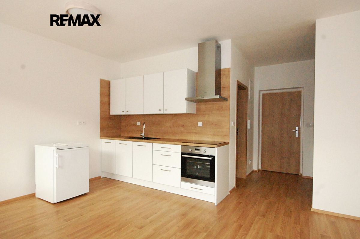 Pronájem bytu 1+kk 36 m² – fotografie 5
