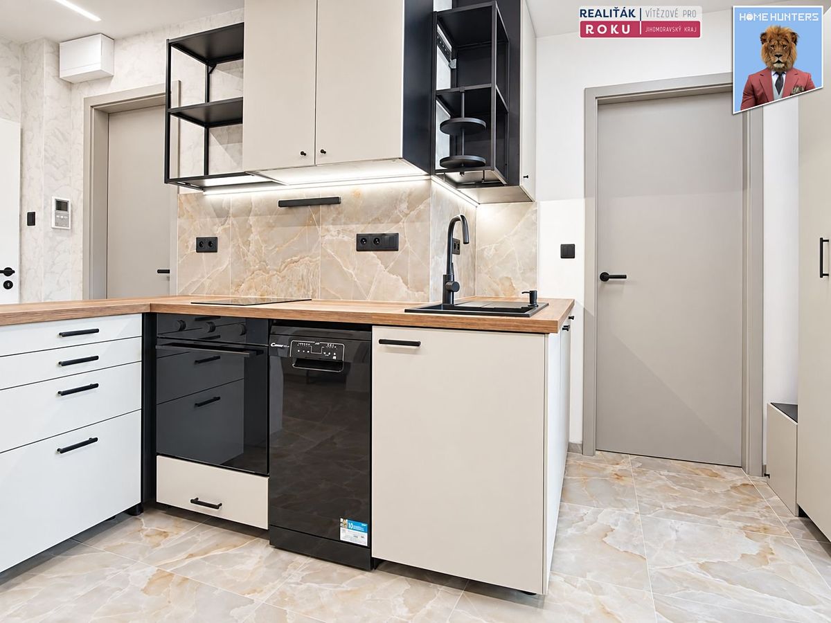 Pronájem bytu 3+kk 56 m²