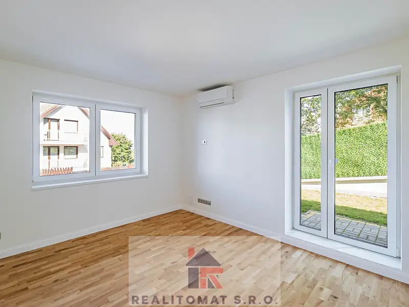 Prodej bytu 4+kk 266 m², Praha – náhled fotky 2