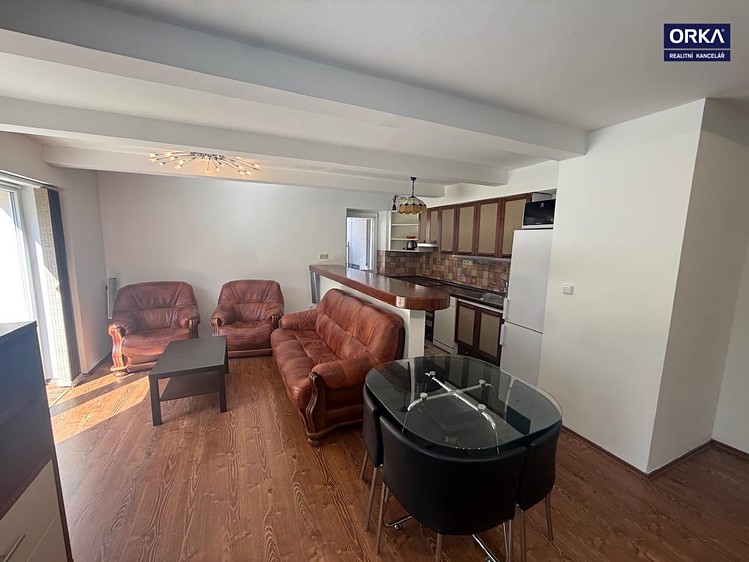Pronájem bytu 3+kk, 84 m² (3 z 15)