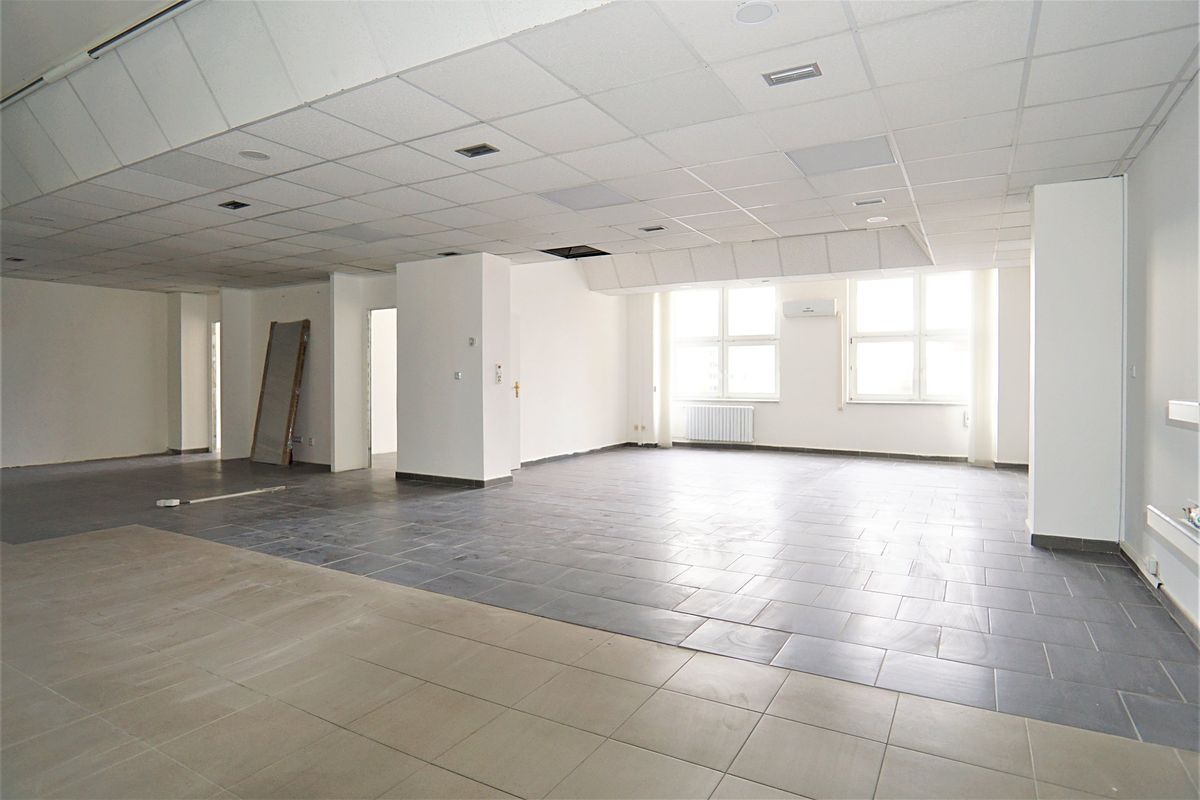 Pronájem obchodního prostoru 123 m² – fotografie 3