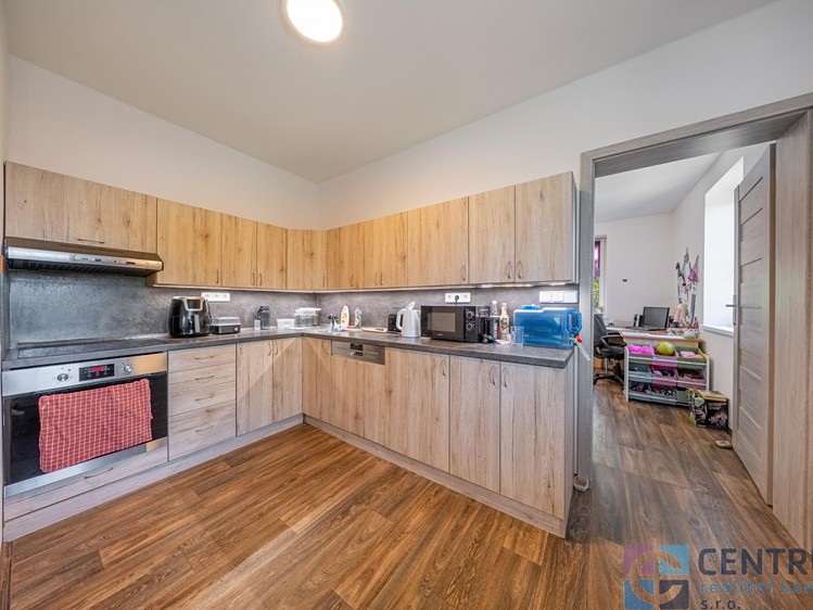 Prodej komerčního prostoru, 265 m² (5 z 43)