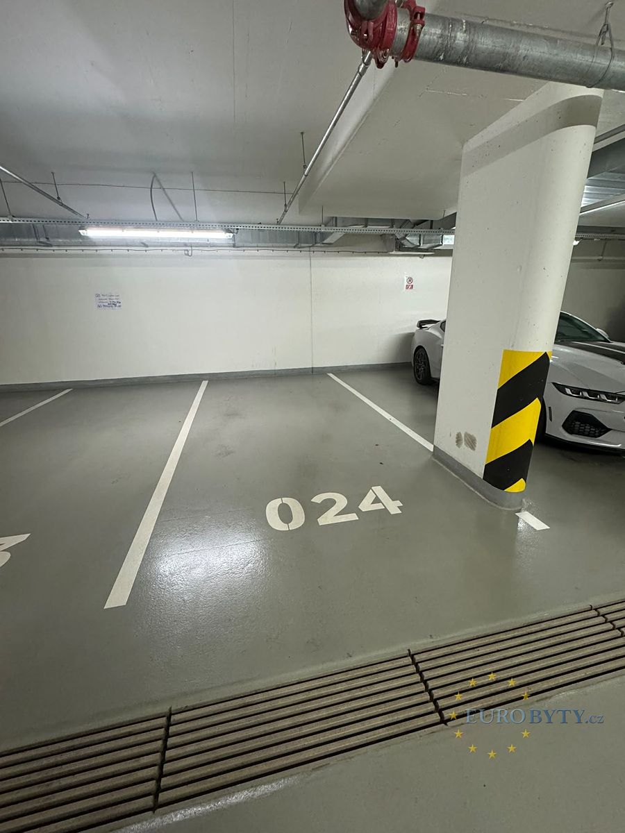 Pronájem garáže 17 m² – fotografie 5