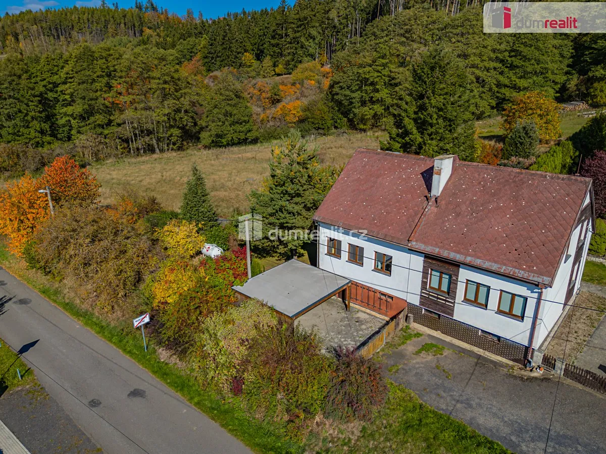 Prodej rodinného domu 200 m², pozemek 810 m²