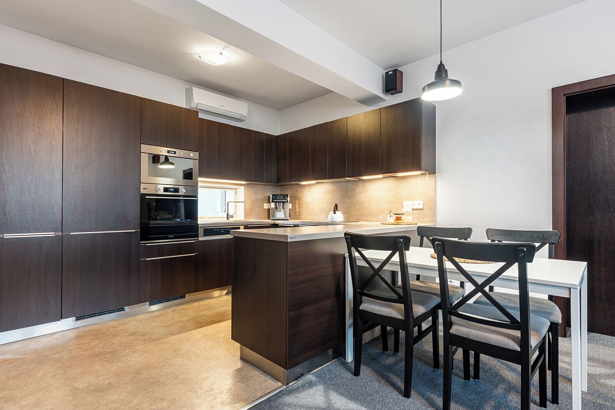 Prodej rodinného domu 172 m², pozemek 1684 m² – fotografie 5