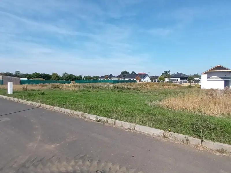 Prodej stavebního pozemku 836 m², Lužec nad Vltavou – náhled fotky 3