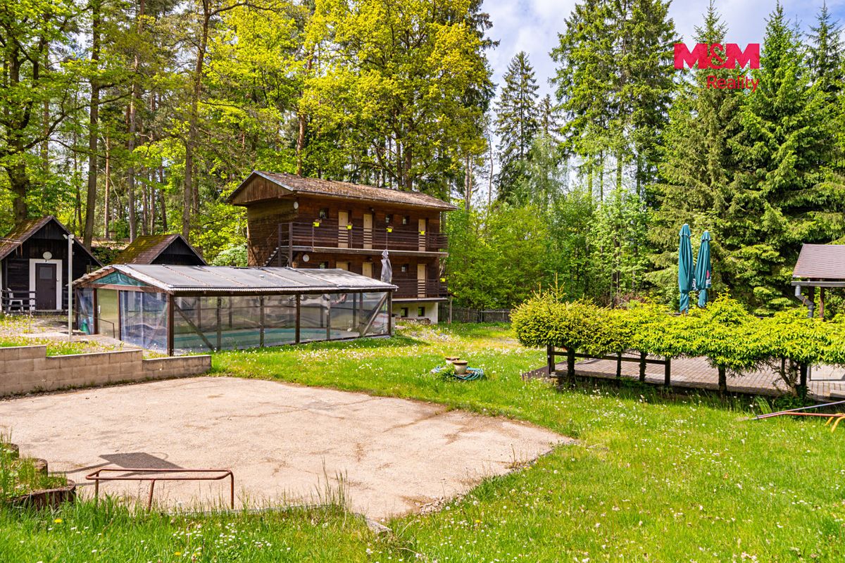 Prodej komerční nemovitosti 795 m² – fotografie 2