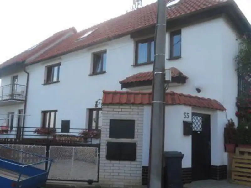 Dražba rodinného domu 113 m², pozemek 360 m², Kosoř – náhled fotky 1