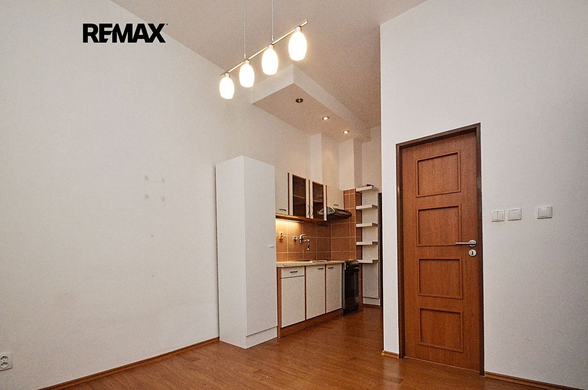 Pronájem bytu 1+1 44 m² – fotografie 2