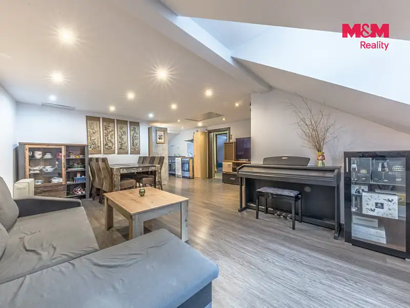 Prodej rodinného domu 223 m², pozemek 182 m², Turnov – náhled fotky 2