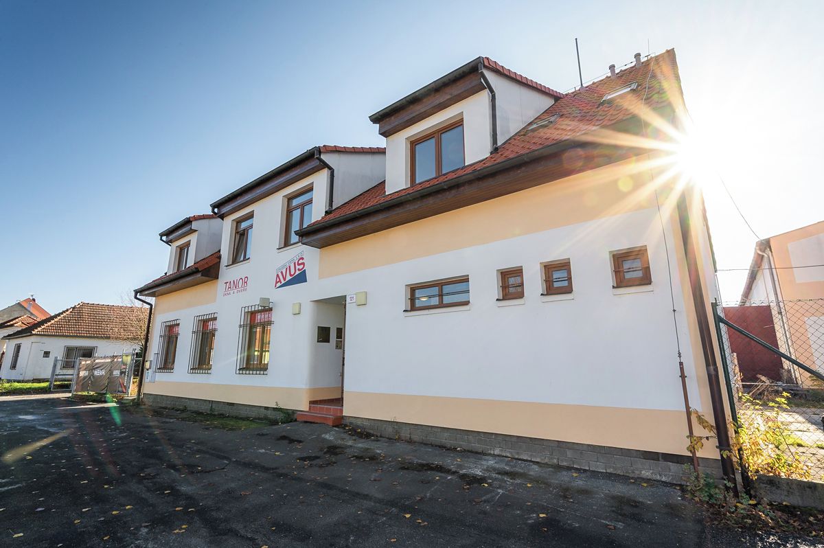 Pronájem komerční nemovitosti 1250 m² – fotografie 3