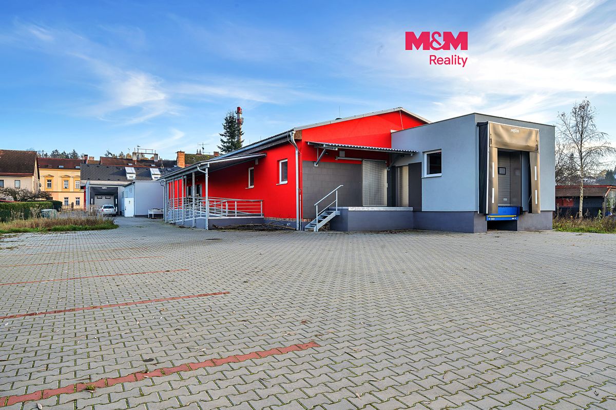 Pronájem obchodního prostoru 726 m²
