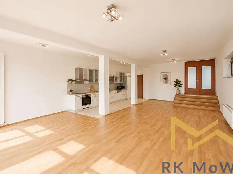 Pronájem vily 360 m², pozemek 857 m², Praha – náhled fotky 1