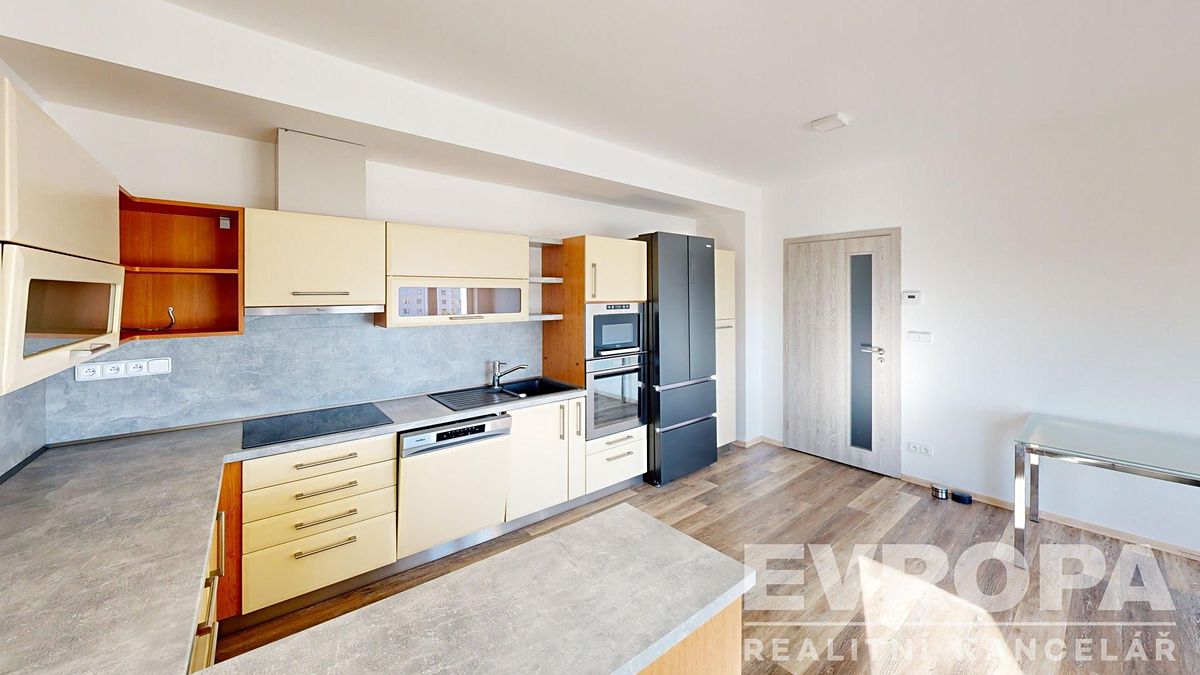 Pronájem bytu 3+kk 81 m² – fotografie 2