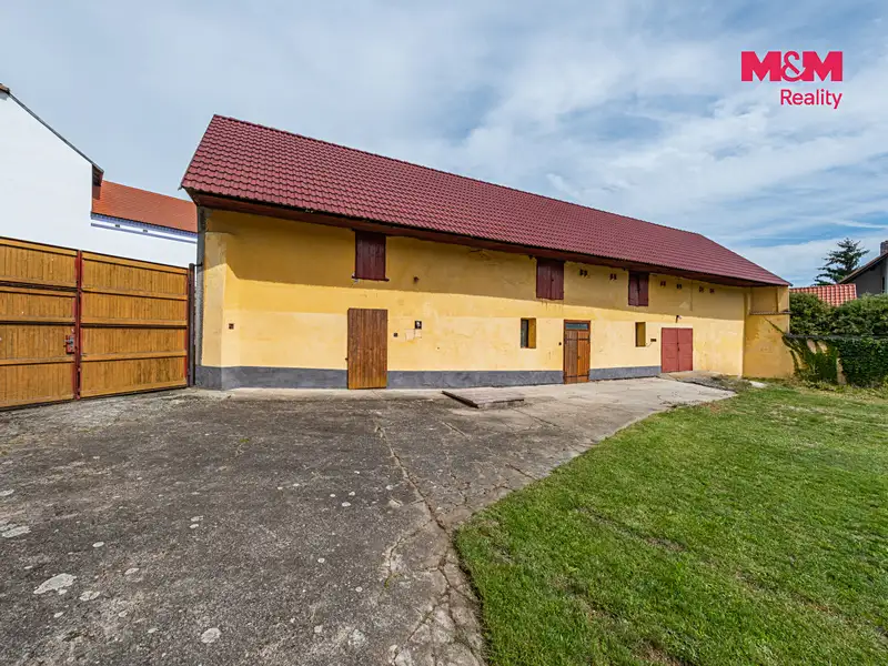 Prodej rodinného domu 236 m², pozemek 3986 m², Březnice – náhled fotky 2