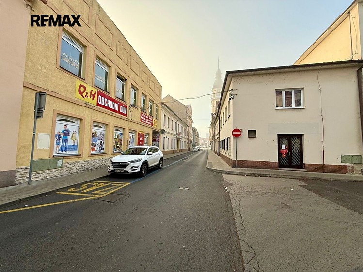 Prodej komerčního prostoru, 467 m² (2 z 14)