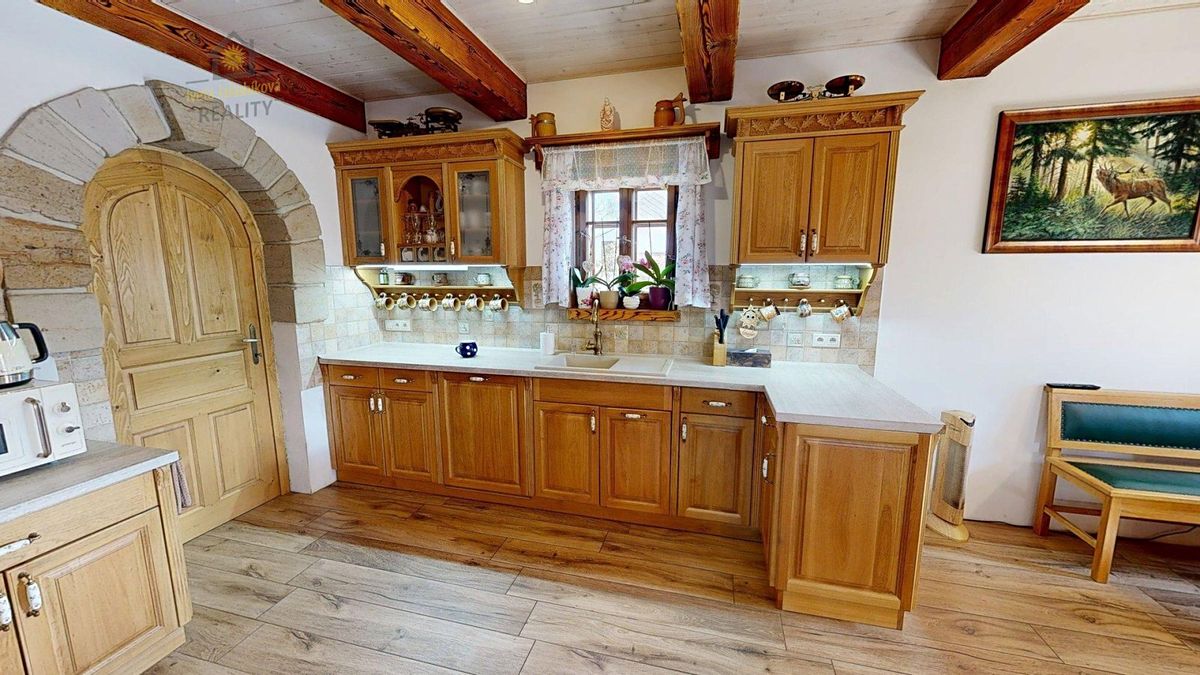 Pronájem rodinného domu 638 m², pozemek 1266 m² – fotografie 5