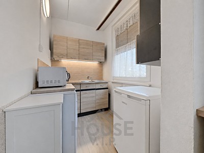 Prodej bytu 1+1, 30 m² (2 z 17)