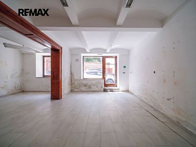 Prodej obchodního prostoru 160 m²