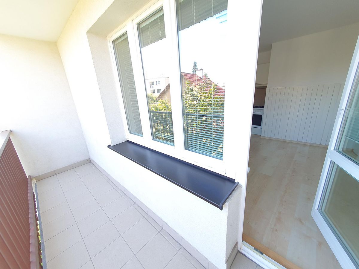 Pronájem bytu 2+kk 45 m² – fotografie 3