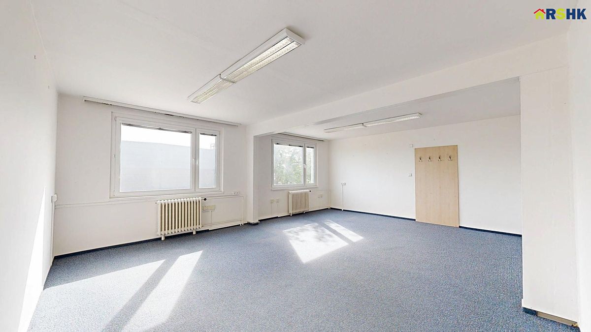 Pronájem kanceláře 602 m²