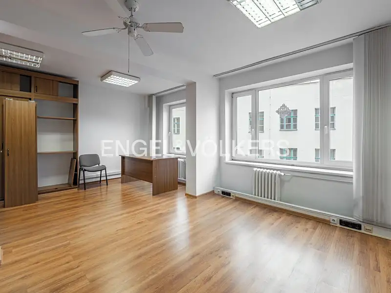 Pronájem kanceláře 40 m², Praha – náhled fotky 1