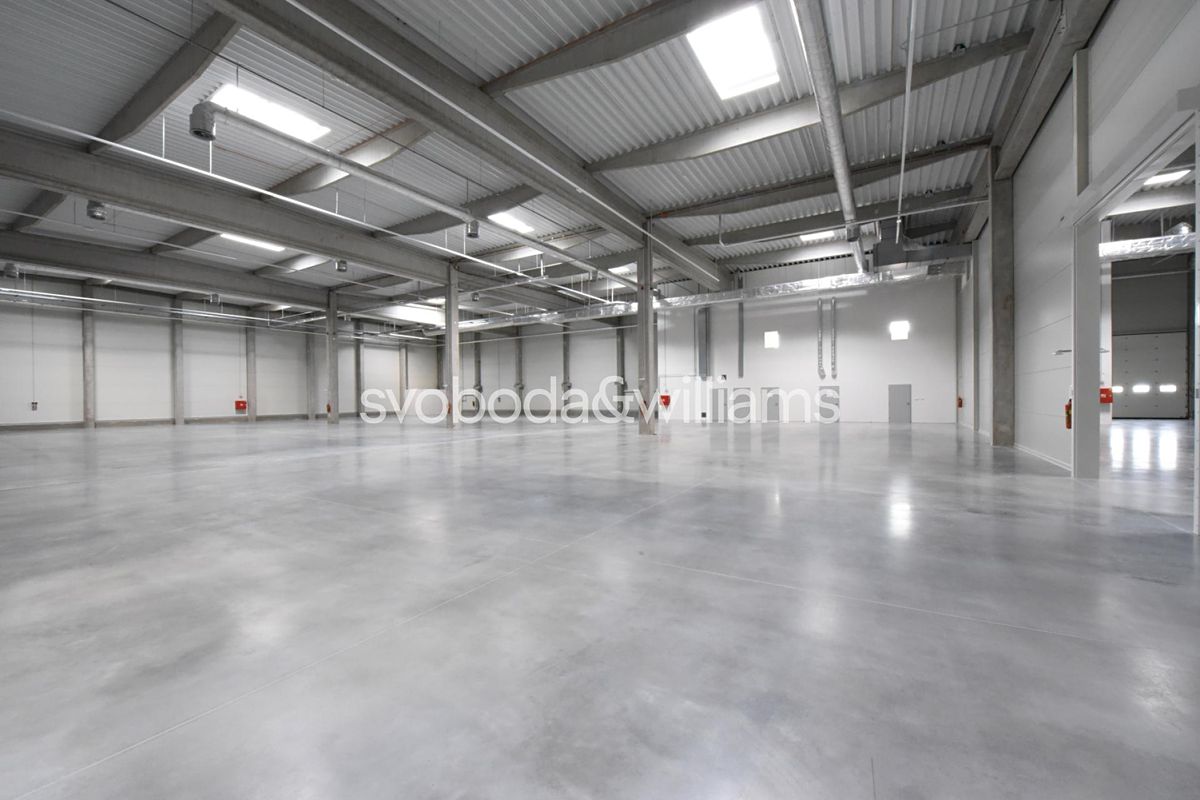 Pronájem skladového prostoru 2850 m²