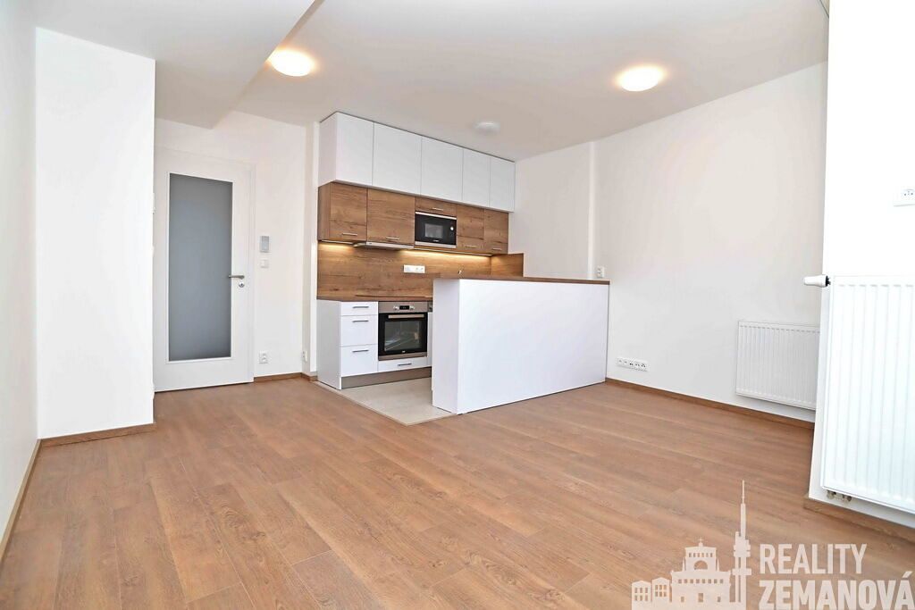 Pronájem bytu 1+kk 30 m²