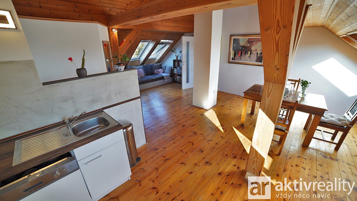 Pronájem bytu 2+kk 69 m² – fotografie 5