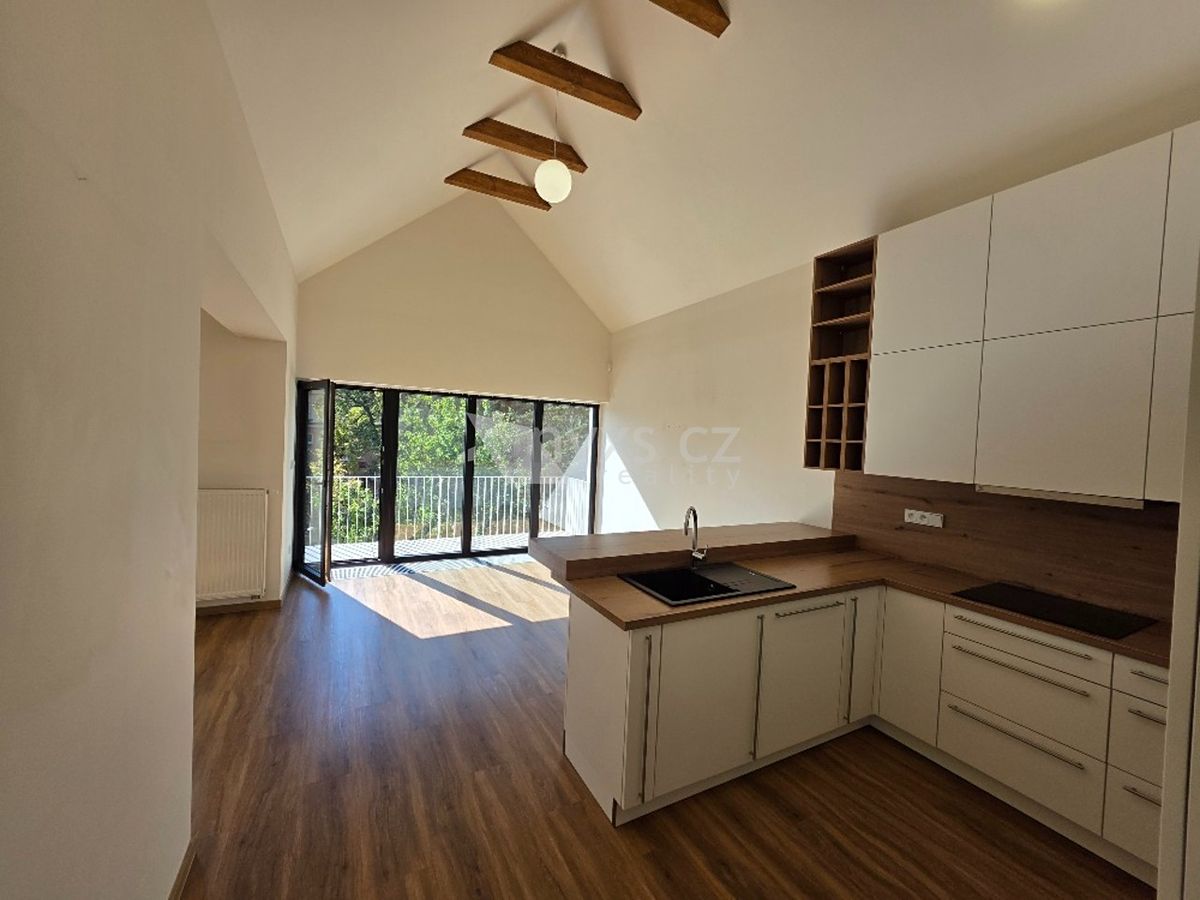 Pronájem bytu 2+kk 58 m² – fotografie 2