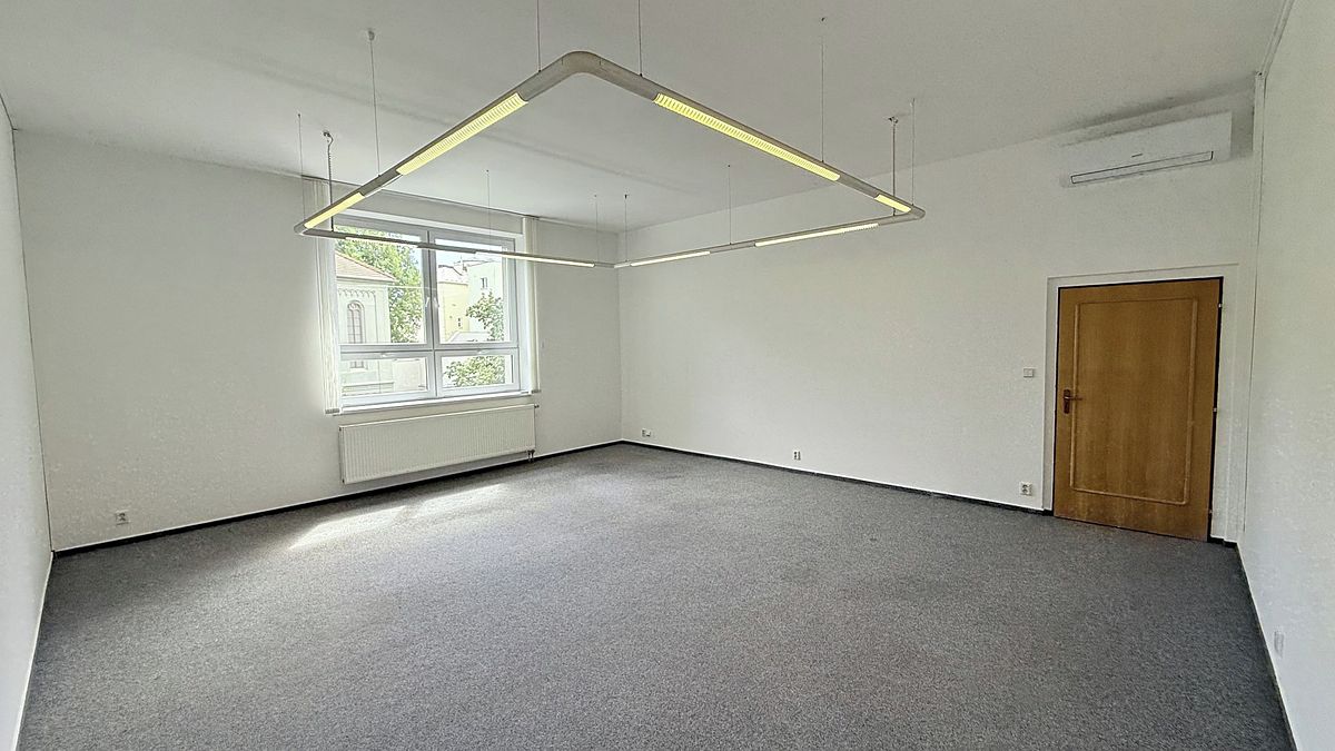 Pronájem kanceláře 41 m² – fotografie 2