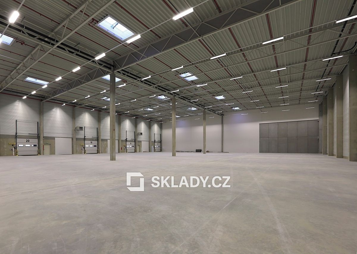 Pronájem skladového prostoru 4100 m² – fotografie 2